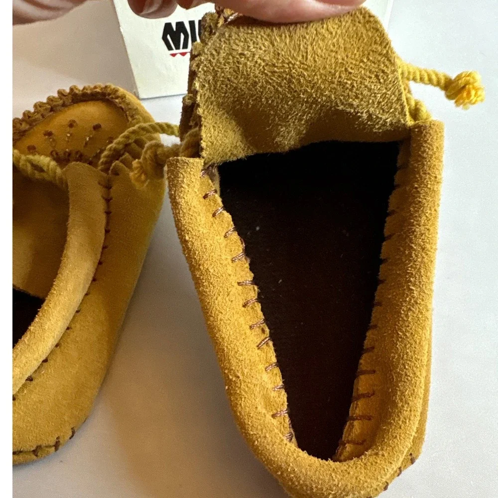 Minnetonka Moccasins Child Size 2 Brown Beaded Suede Soft Sole Infant Baby Shoes
